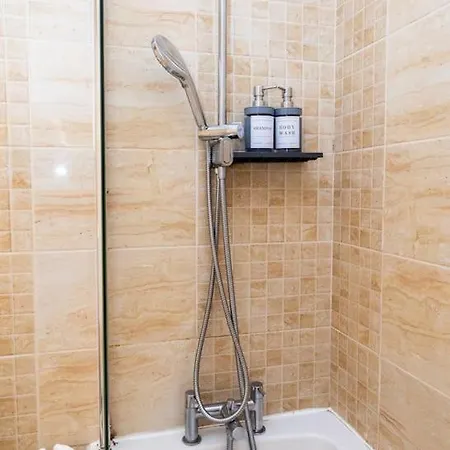 Luxury 2Br Apartment - City View Escape Manchester Exterior photo